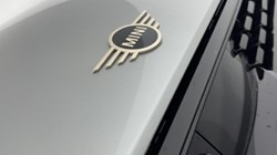 2025 (75) MINI COOPER 1.5 C Classic 3dr Auto 5479245