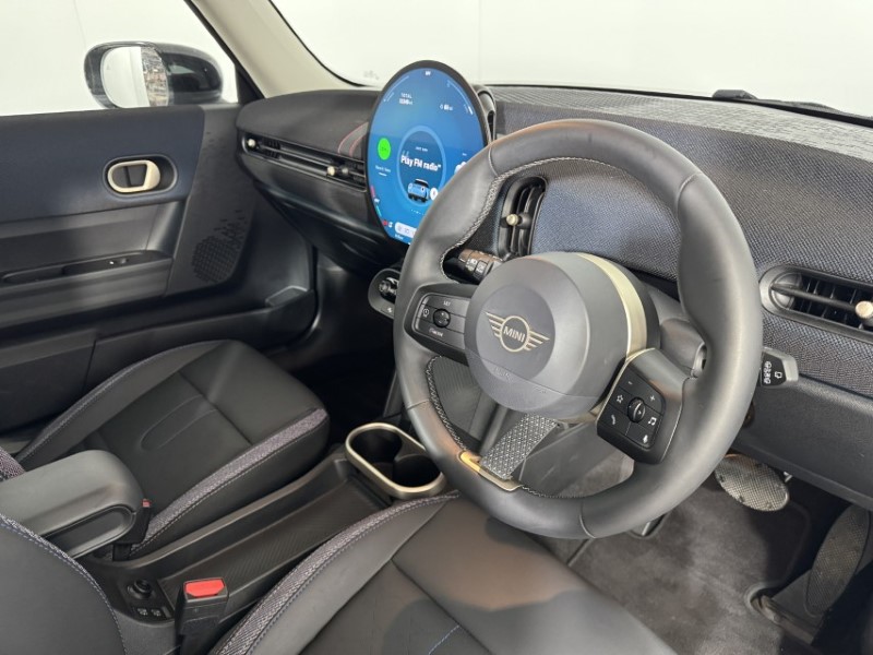 2025 (75) MINI COOPER 1.5 C Classic 3dr Auto 5479237