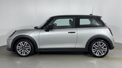 2025 (75) MINI COOPER 1.5 C Classic 3dr Auto 5479255