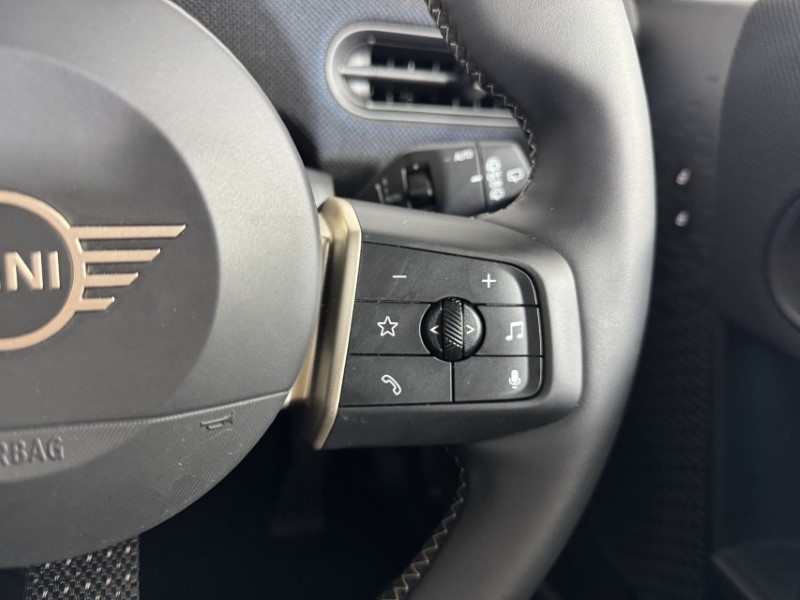 2025 (75) MINI COOPER 1.5 C Classic 3dr Auto 5479236