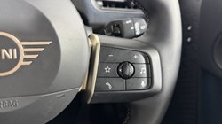 2025 (75) MINI COOPER 1.5 C Classic 3dr Auto 5479236