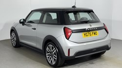 2025 (75) MINI COOPER 1.5 C Classic 3dr Auto 5479262
