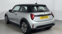 2025 (75) MINI COOPER 1.5 C Classic 3dr Auto 5501426