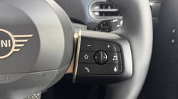 2025 (75) MINI COOPER 1.5 C Classic 3dr Auto 5501400