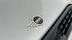 2025 (75) MINI COOPER 1.5 C Classic 3dr Auto 5501419