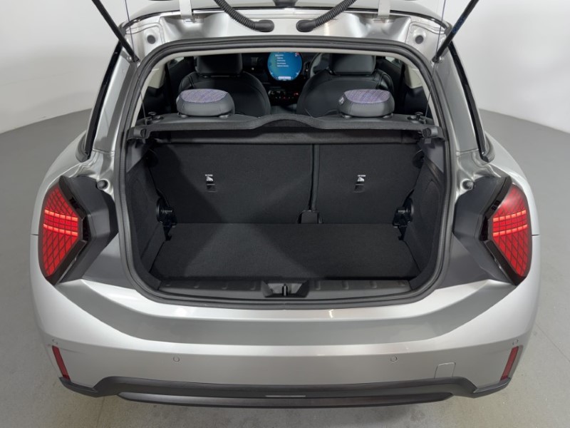 2025 (75) MINI COOPER 1.5 C Classic 3dr Auto 5548350
