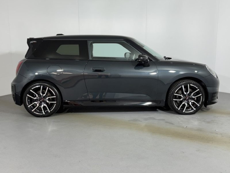 2024 (74) MINI COOPER 160kW SE Sport 54kWh 3dr Auto 5537100