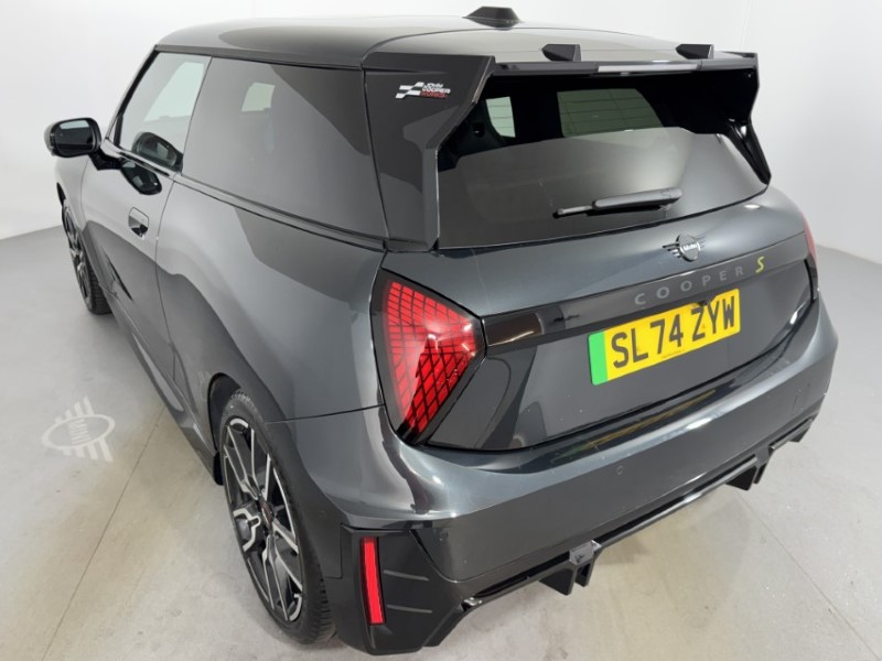 2024 (74) MINI COOPER 160kW SE Sport 54kWh 3dr Auto 5537085