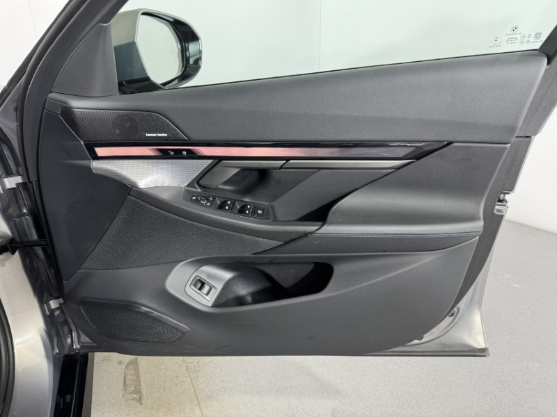 2024 (24) BMW I5 250kW eDrive40 M Sport 84kWh 4dr Auto 5527707