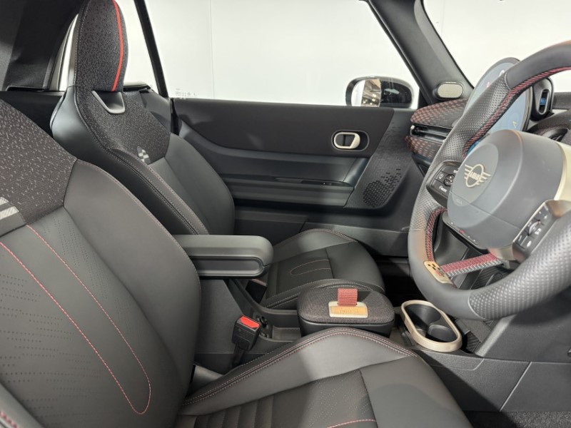 2025 (75) MINI COOPER 2.0 John Cooper Works 2dr Auto 5556076