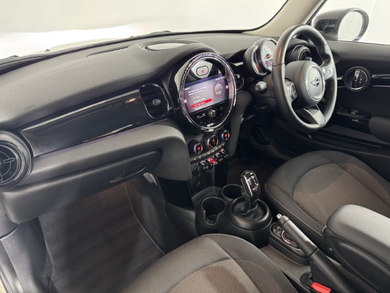 2022 (72) MINI HATCHBACK 1.5 Cooper Classic 3dr Auto 5544962