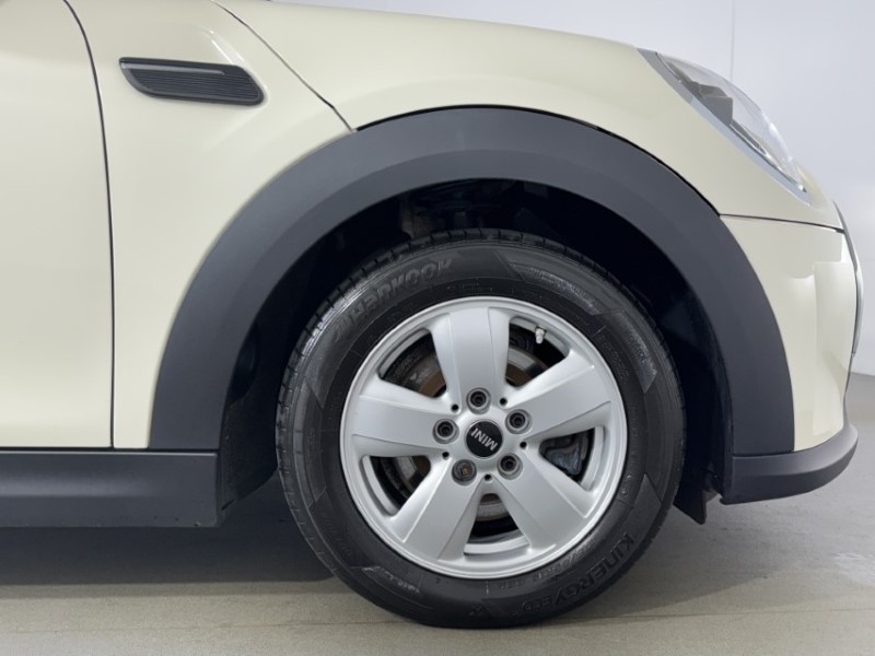 2022 (72) MINI HATCHBACK 1.5 Cooper Classic 3dr Auto 5544955