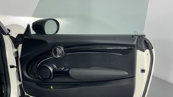 2022 (72) MINI HATCHBACK 1.5 Cooper Classic 3dr Auto 5544954