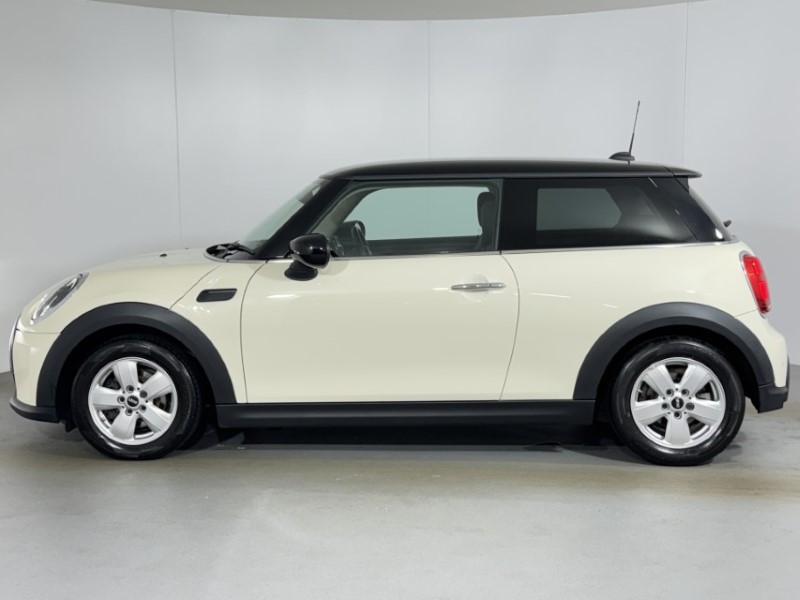 2022 (72) MINI HATCHBACK 1.5 Cooper Classic 3dr Auto 5544965