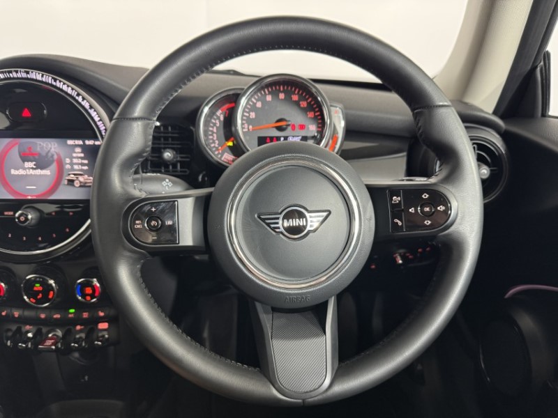 2022 (72) MINI HATCHBACK 1.5 Cooper Classic 3dr Auto 5544929