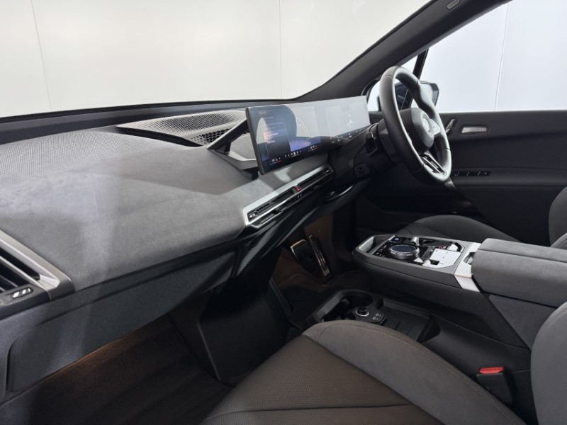2025 (75) BMW iX 300kW xDrive45 M Sport 101kWh 5dr Auto 5594382