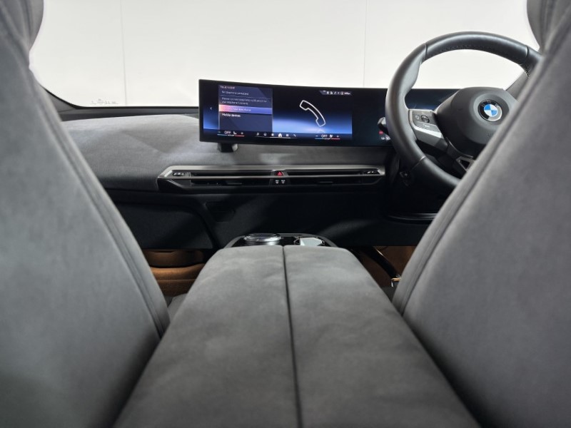 2025 (75) BMW iX 300kW xDrive45 M Sport 101kWh 5dr Auto 5594377