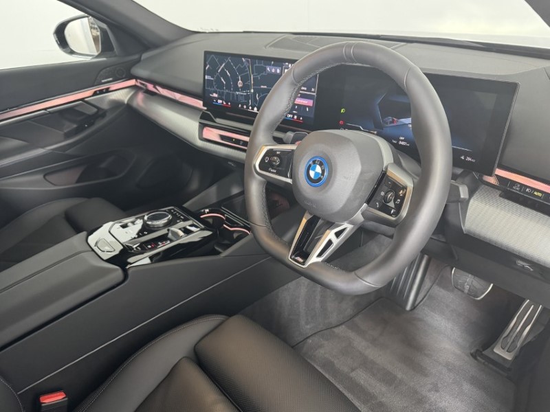 2025 (75) BMW I5 250kW eDrive40 M Sport Pro 84kWh 4dr Auto 5584035