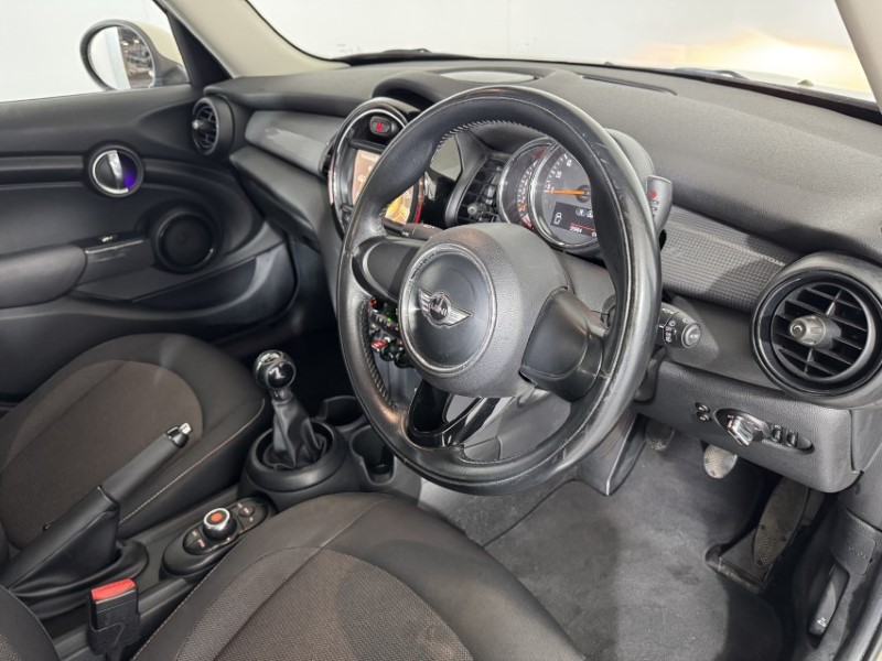 2016 (16) MINI HATCHBACK 1.2 One 5dr 5582473