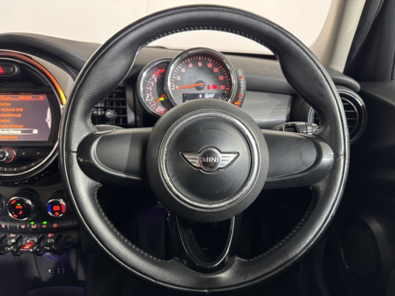 2016 (16) MINI HATCHBACK 1.2 One 5dr 5582465