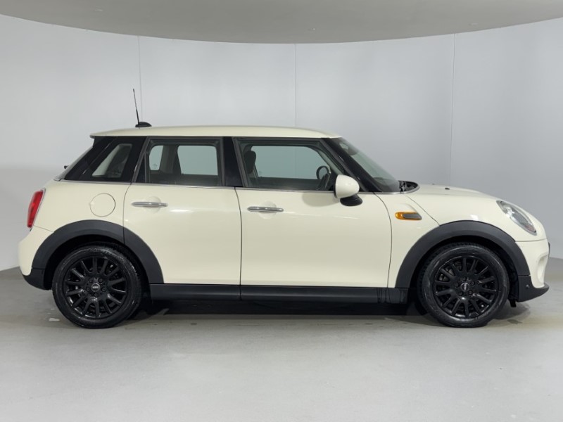 2016 (16) MINI HATCHBACK 1.2 One 5dr 5582497