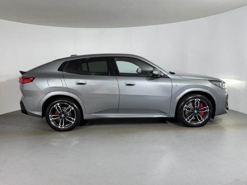 2025 (75) BMW iX2 150kW eDrive20 Shadow Edition 65kWh 5dr Auto 5585944