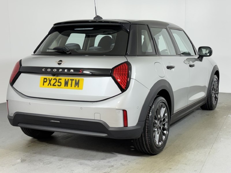 2025 (25) MINI COOPER 2.0 S Classic 5dr Auto 5590837