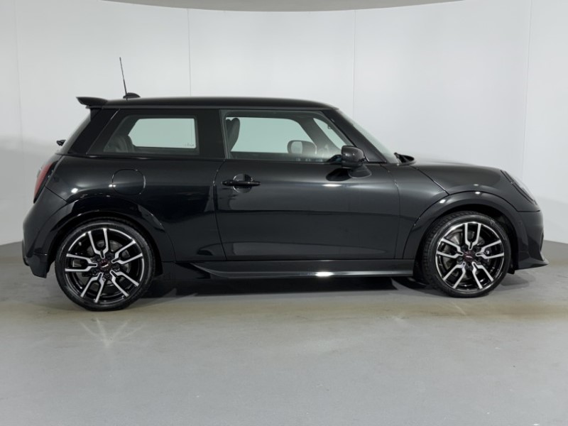 2024 (74) MINI COOPER 1.5 C Sport 3dr Auto 5583688