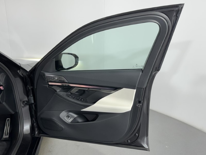 2025 (75) BMW I5 250kW eDrive40 M Sport Pro 84kWh 5dr Auto 5588200