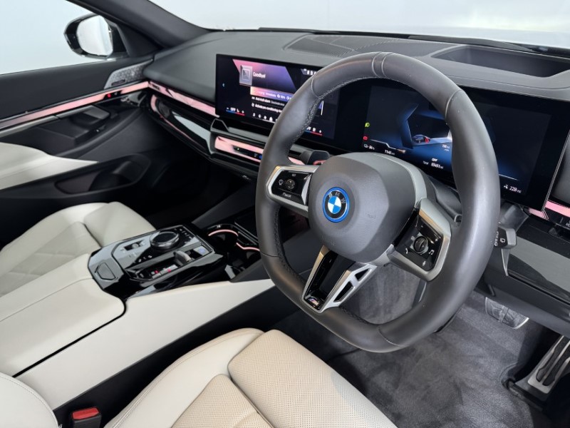 2025 (75) BMW I5 250kW eDrive40 M Sport Pro 84kWh 5dr Auto 5588196