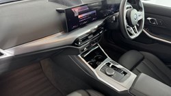 2025 (75) BMW 3 SERIES 320i M Sport 4dr Step Auto 5616547
