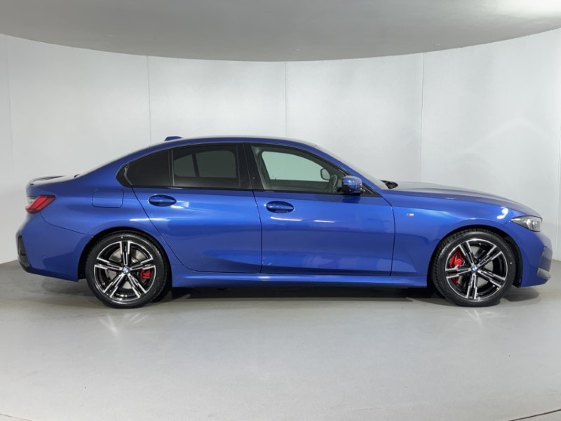 2025 (75) BMW 3 SERIES 320i M Sport 4dr Step Auto 5616555