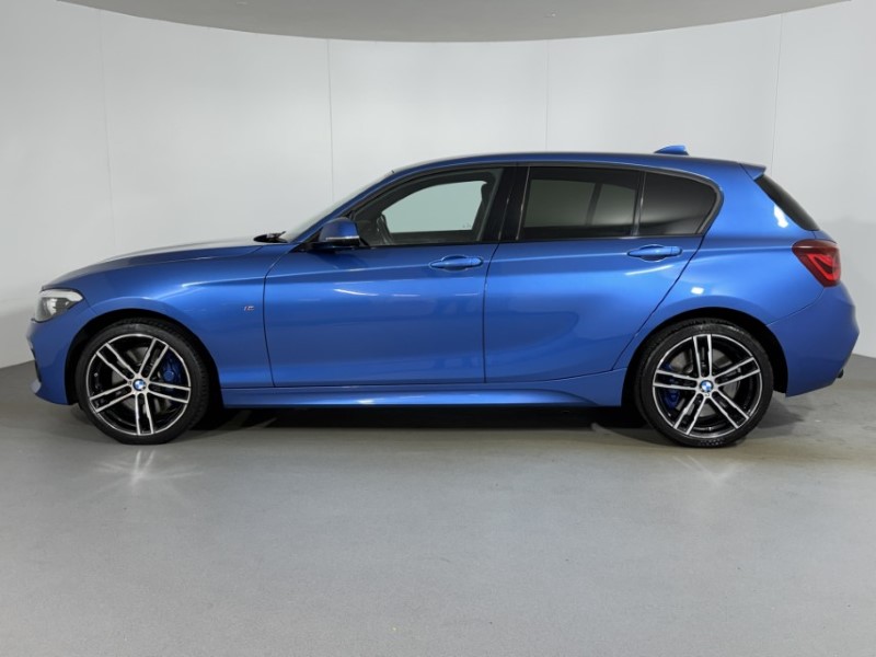 2019 (19) BMW 1 SERIES 120d xDrive M Sport Shadow Ed 5dr Step Auto 5597437