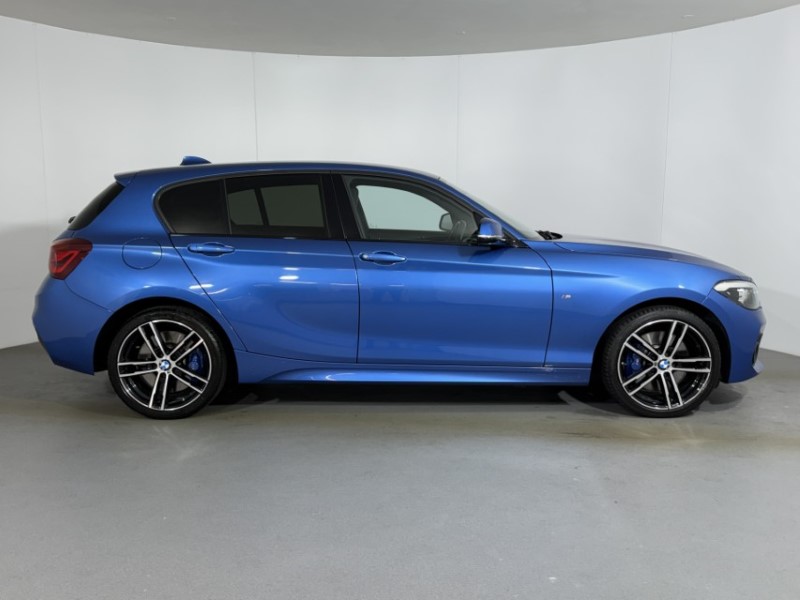 2019 (19) BMW 1 SERIES 120d xDrive M Sport Shadow Ed 5dr Step Auto 5597441