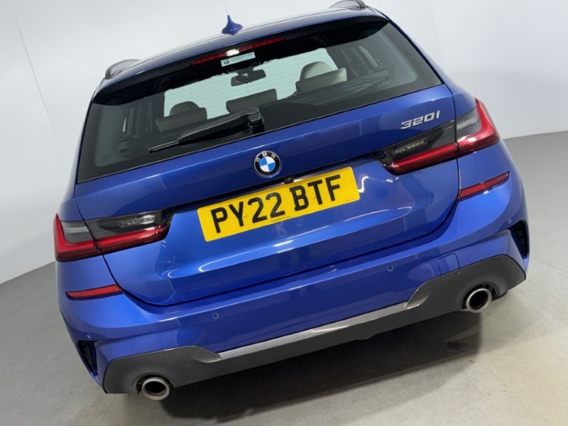 2022 (22) BMW 3 SERIES 320i M Sport 5dr Step Auto 5591194