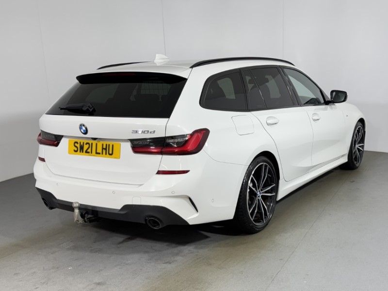 2021 (21) BMW 3 SERIES 330d MHT M Sport 5dr Step Auto 5591001