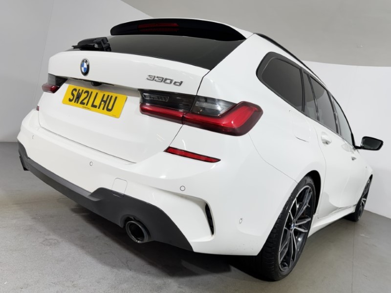 2021 (21) BMW 3 SERIES 330d MHT M Sport 5dr Step Auto 5590983