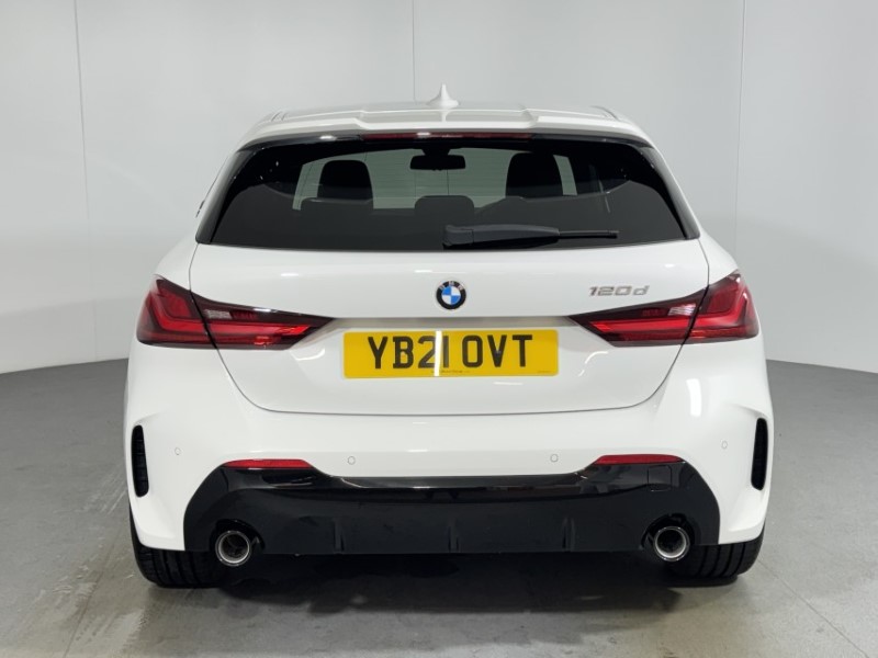 2021 (21) BMW 1 SERIES 120d M Sport 5dr Step Auto 5601941