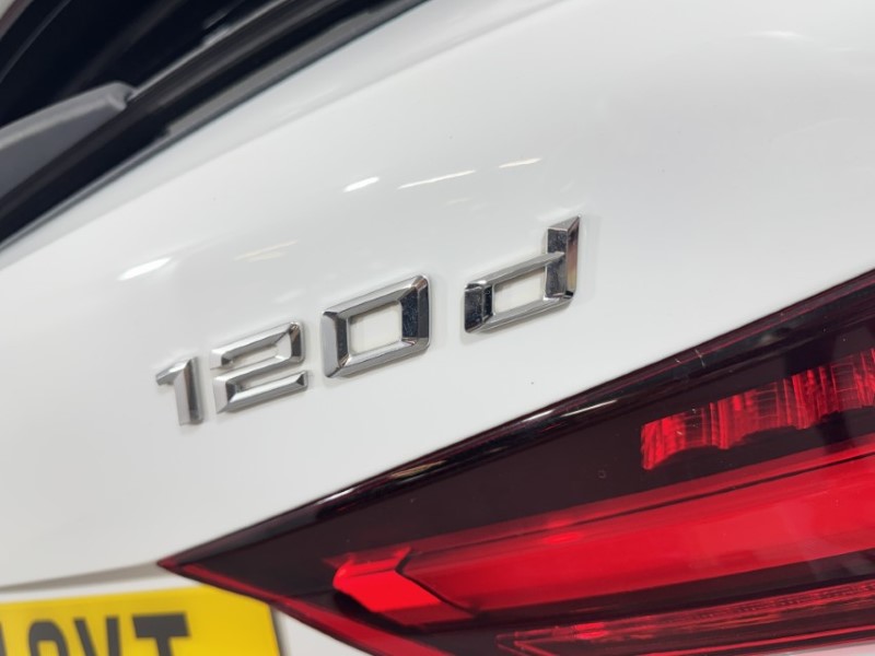 2021 (21) BMW 1 SERIES 120d M Sport 5dr Step Auto 5601933