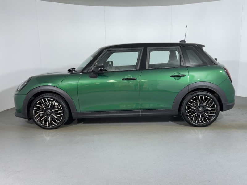 2025 (25) MINI COOPER 1.5 C Exclusive 5dr Auto 5609940