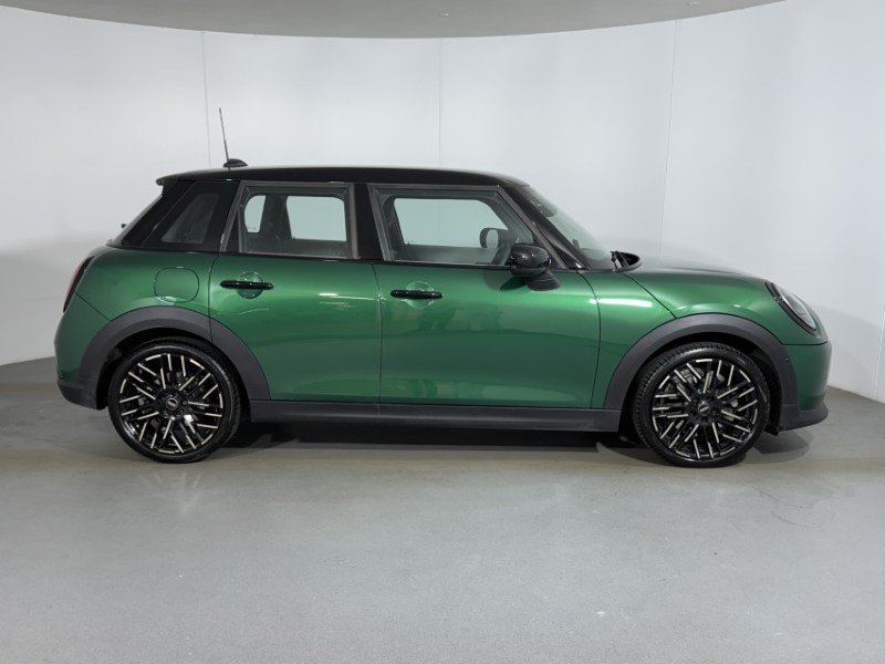 2025 (25) MINI COOPER 1.5 C Exclusive 5dr Auto 5609943