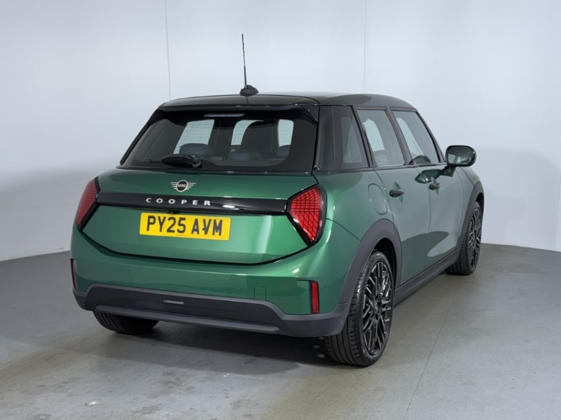 2025 (25) MINI COOPER 1.5 C Exclusive 5dr Auto 5609942