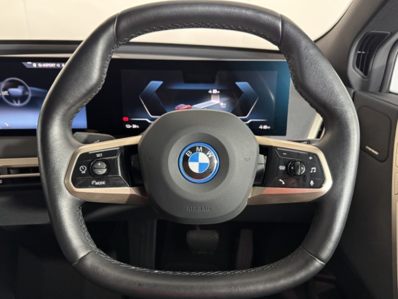 2023 (23) BMW iX 240kW xDrive40 M Sport 76.6kWh 5dr Auto 5610351