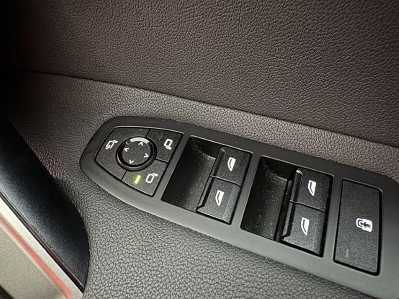 2023 (23) BMW iX 240kW xDrive40 M Sport 76.6kWh 5dr Auto 5610357