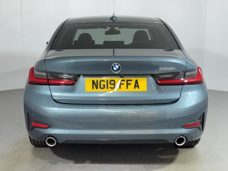 2019 (19) BMW 3 SERIES 320i Sport 4dr Step Auto 5608177