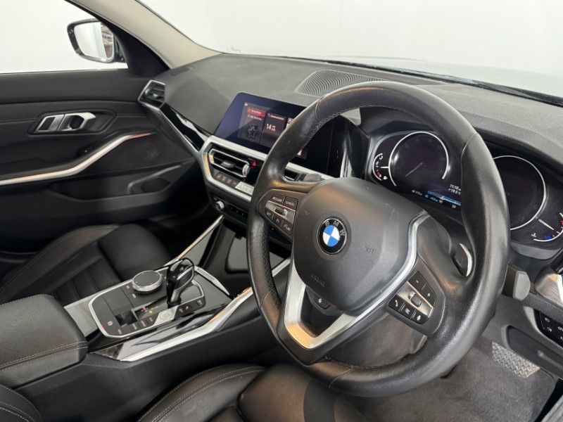2019 (19) BMW 3 SERIES 320i Sport 4dr Step Auto 5608158