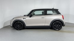 2023 (73) MINI HATCHBACK 1.5 Cooper Classic 3dr Auto 5636497