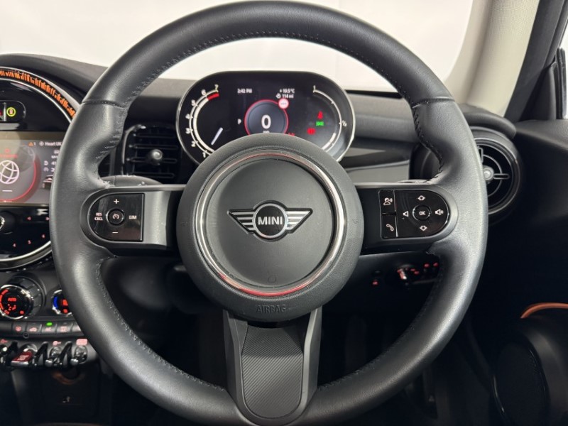 2023 (73) MINI HATCHBACK 1.5 Cooper Classic 3dr Auto 5636459