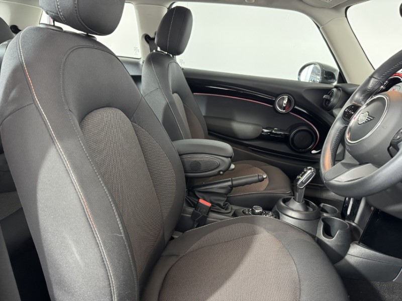 2023 (73) MINI HATCHBACK 1.5 Cooper Classic 3dr Auto 5636473