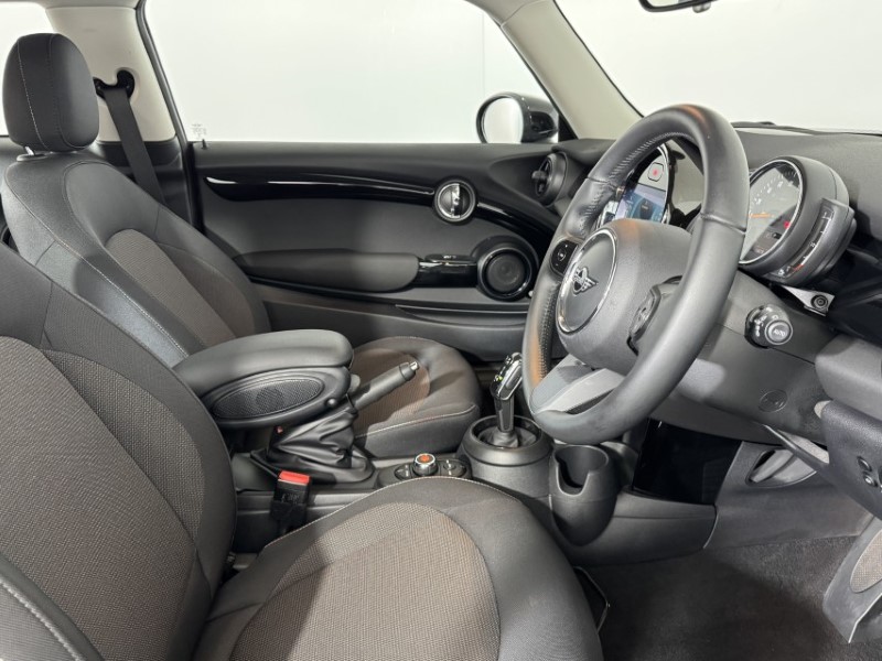 2021 (21) MINI HATCHBACK 1.5 Cooper Classic 3dr Auto 5669108